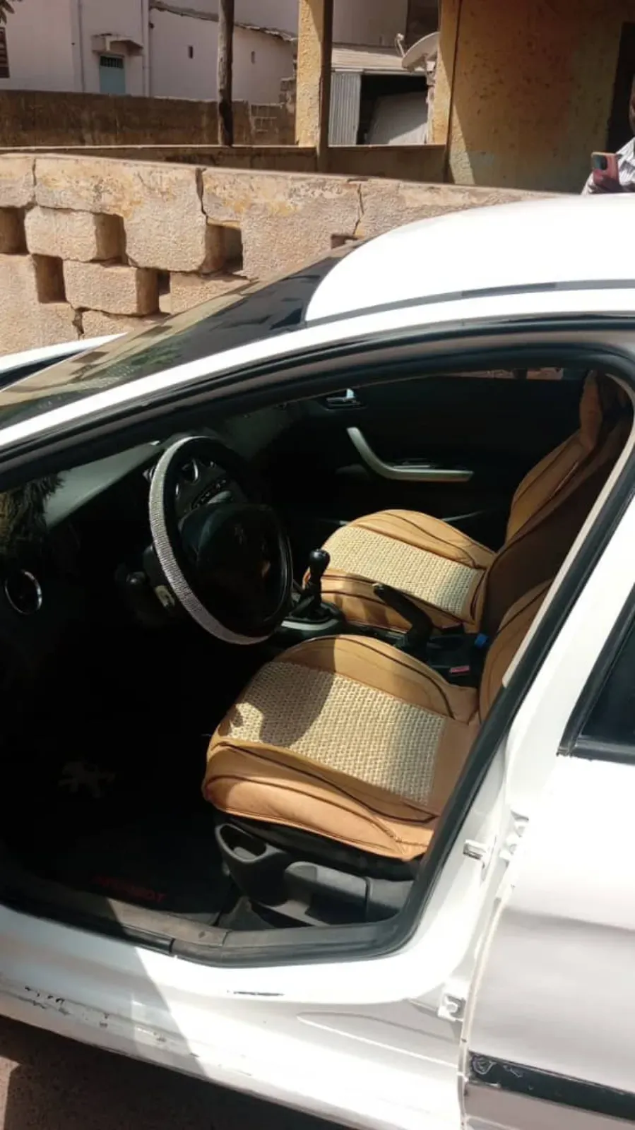 Peugeot 308 2010 Blanc cassé