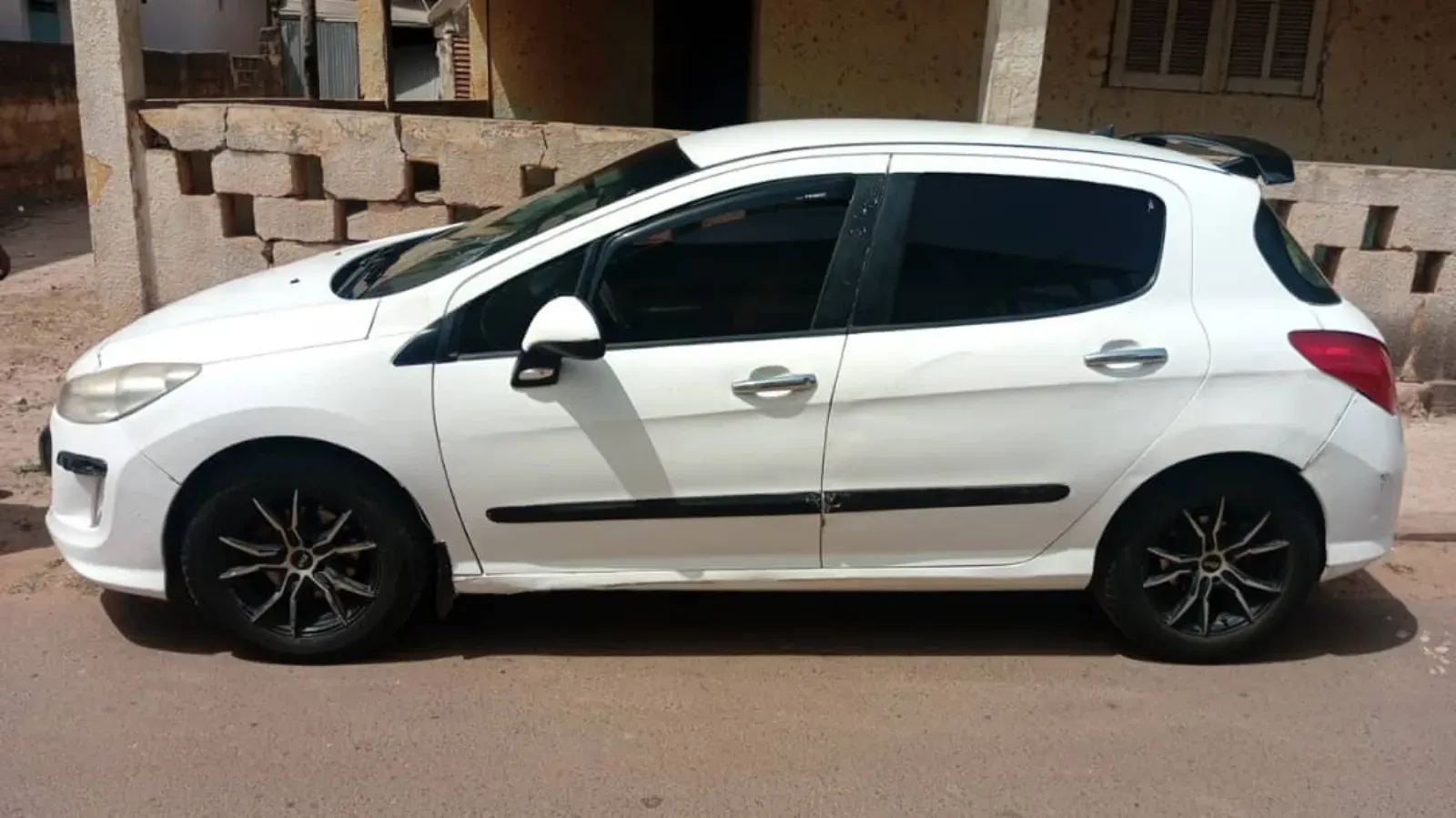 Peugeot 308 2010 Blanc cassé